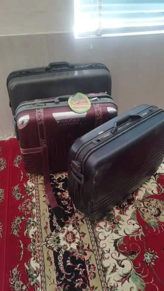 میز تلویزیون دیواری و چمدان|میز تلویزیون|جهرم, |دیوار