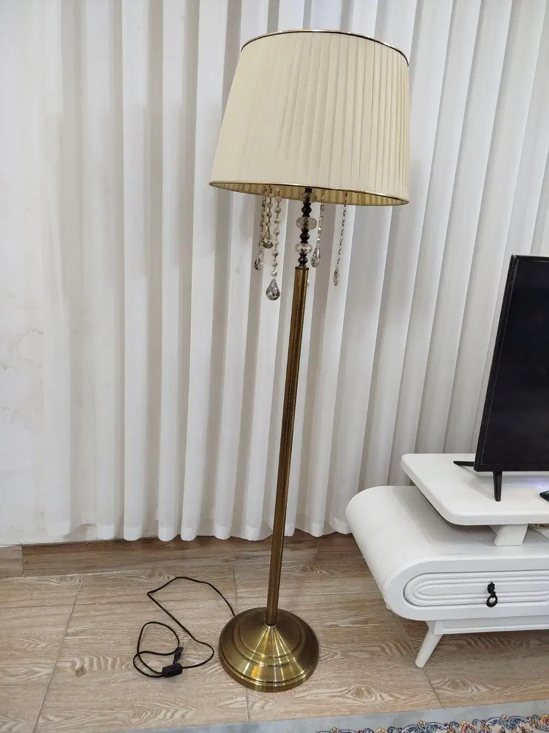 آباژور|چراغ خواب و آباژور|تربت جام, میان جام|دیوار