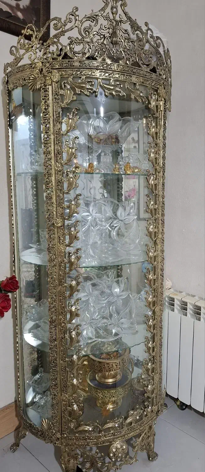 ویترین برنجی نو|بوفه، ویترین، کنسول|محمدیه-قزوین, |دیوار