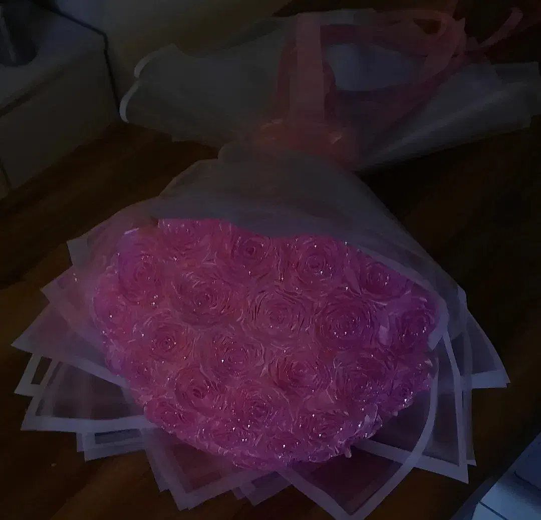 دسته رز|گل مصنوعی|گلبهار, شهر جدید گلبهار|دیوار