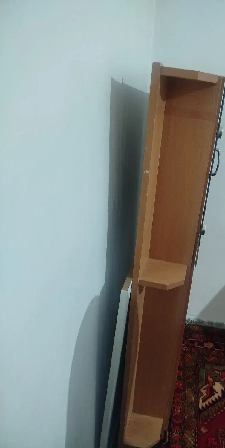 کمد|کتابخانه، شلف، قفسه‌های دیواری|میانه, |دیوار