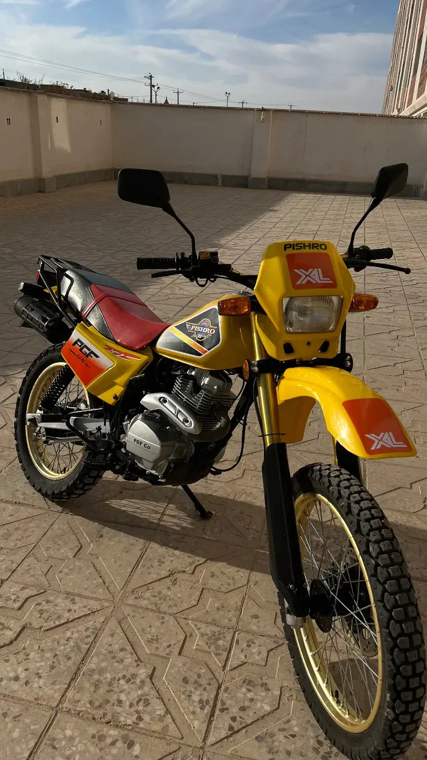 تریل پیشرو ۲۰۰ XL|موتورسیکلت|اسفراین, |دیوار