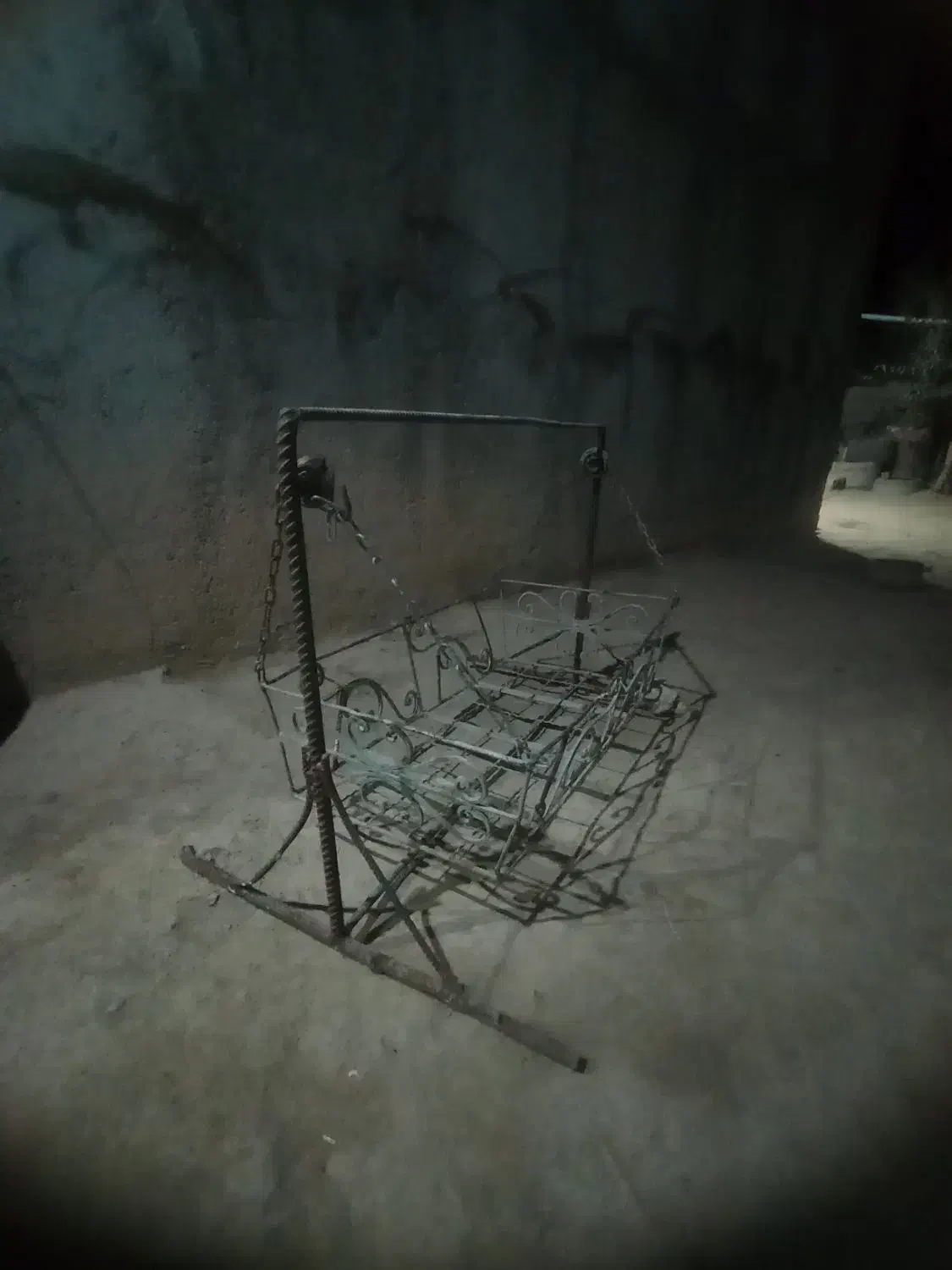 گهواره|تخت و سرویس خواب|آشخانه, |دیوار