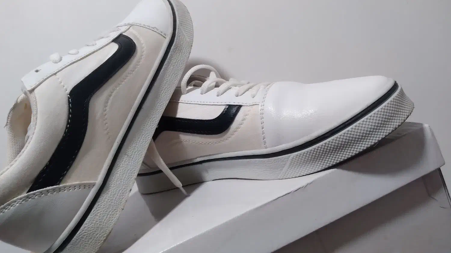 کفش|کیف، کفش، کمربند|بهبهان, |دیوار