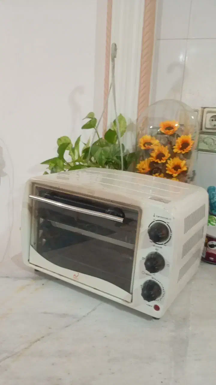 فر کوچیک و قوی و سالم|اجاق گاز و لوازم برقی پخت‌وپز|کرمانشاه, |دیوار