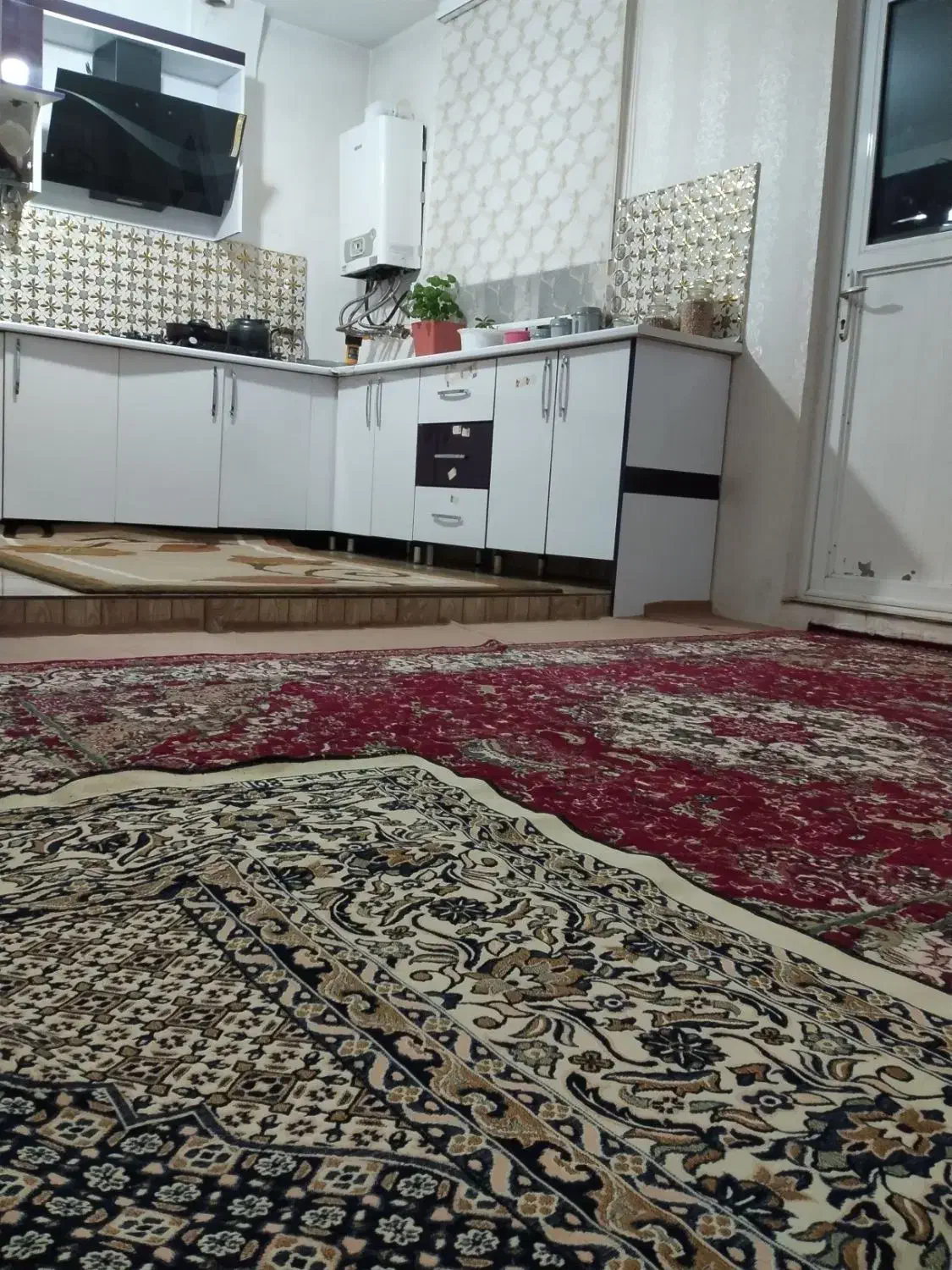 کارگر نظافتچی هستم آقای خوش اخلاق زبرزرنگ|خدمات نظافت|ارومیه, |دیوار