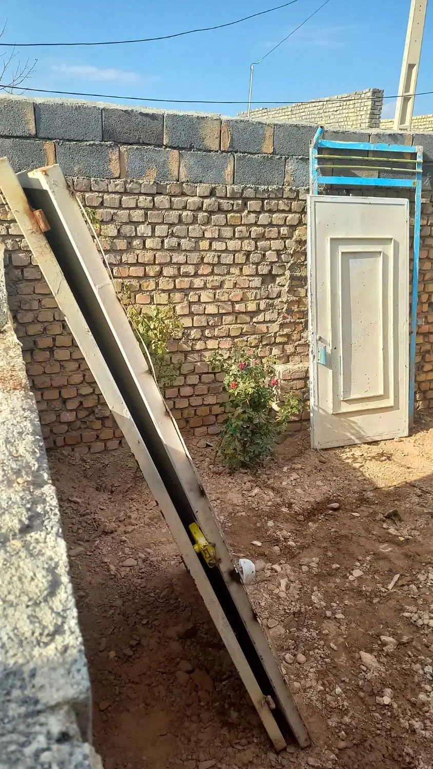 در حیاط|مصالح و تجهیزات ساختمان|خمین, |دیوار