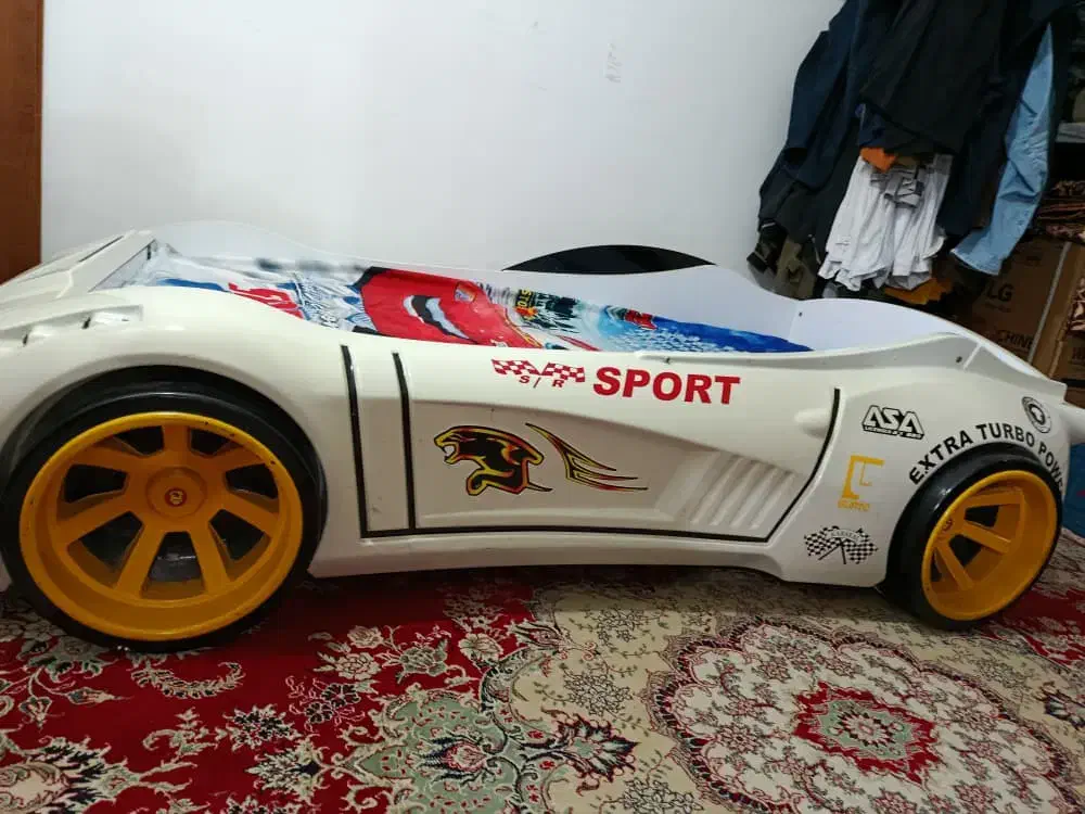 تخت ماشینی بچه|تخت و صندلی بچه|جم, |دیوار