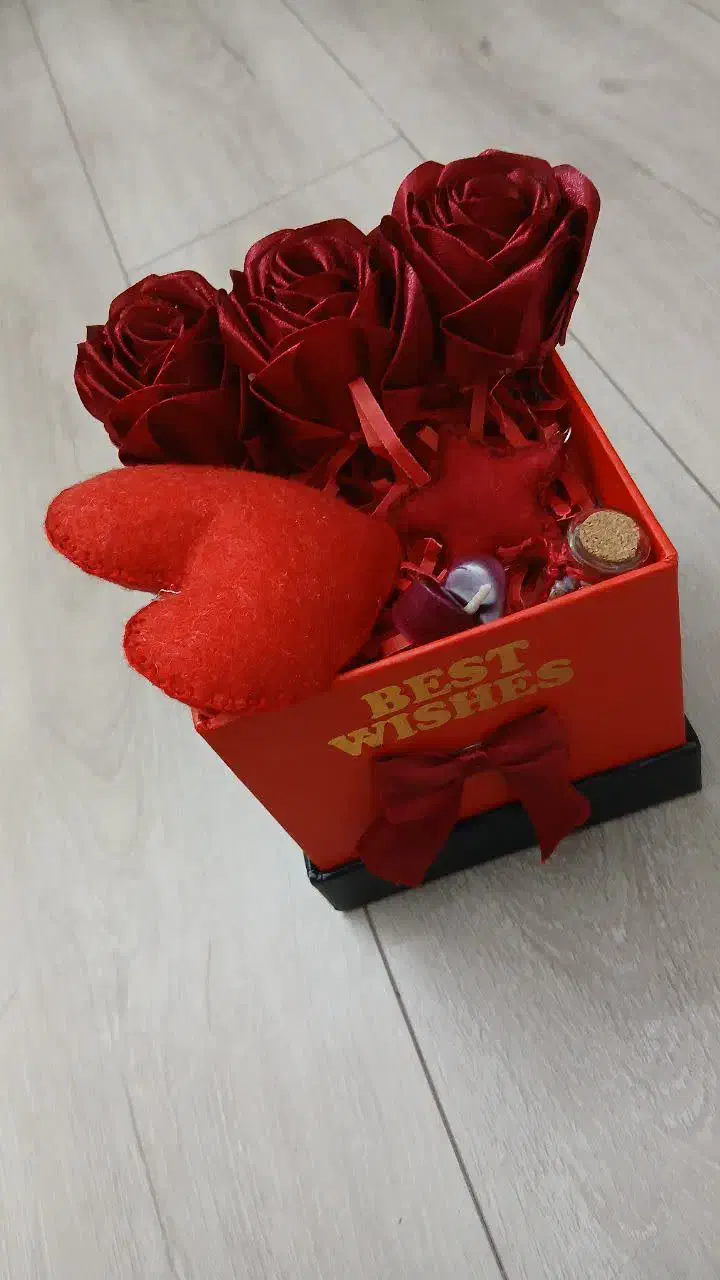 باکس ولنتاین|گل مصنوعی|اصفهان, جلفا|دیوار