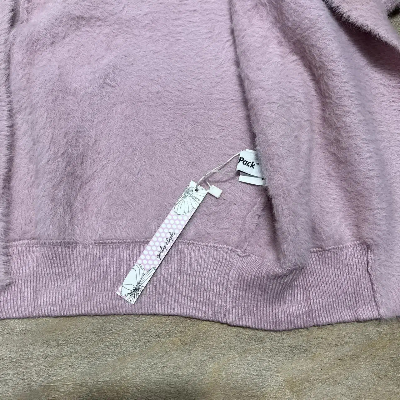 رویی موهر|لباس|چالوس, |دیوار