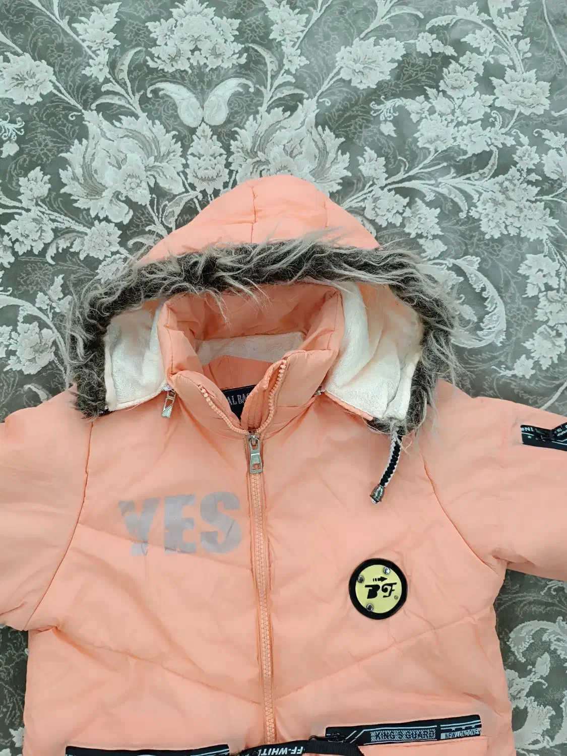 کاپشن و شلوار لی نو|کفش و لباس بچه|اندیشه, شهرک کوثر|دیوار