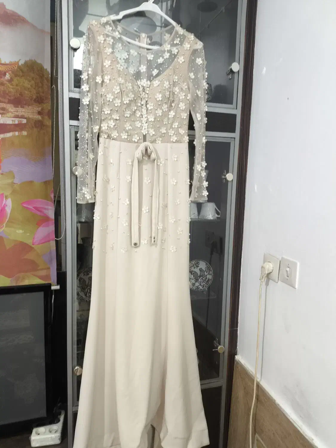 لباس مجلسی|لباس|اصفهان, ولدان|دیوار