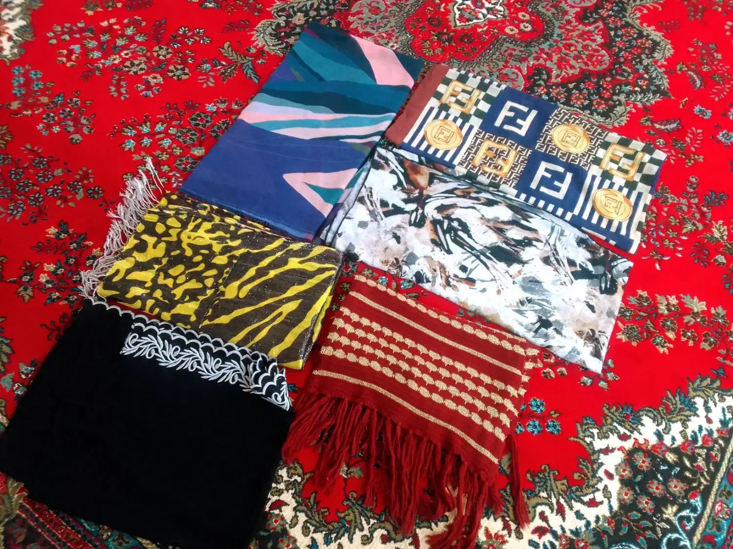 شال و روسری و درحدنو تمیز قیمت مناسب|لباس|دزفول, |دیوار