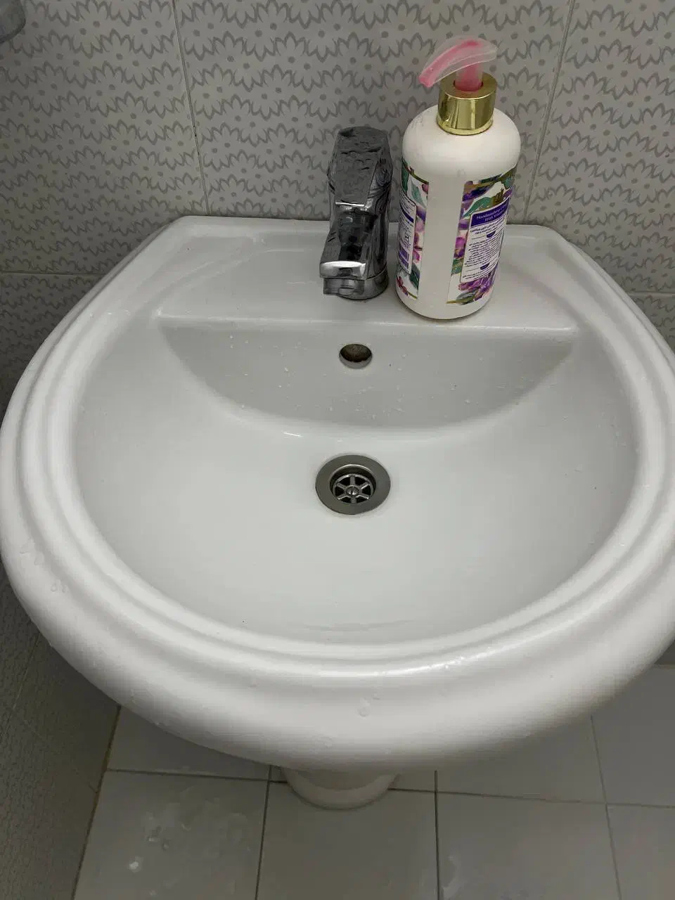 روشویی پایه دار ساده|لوازم سرویس بهداشتی|پردیس, فاز ۱۱|دیوار