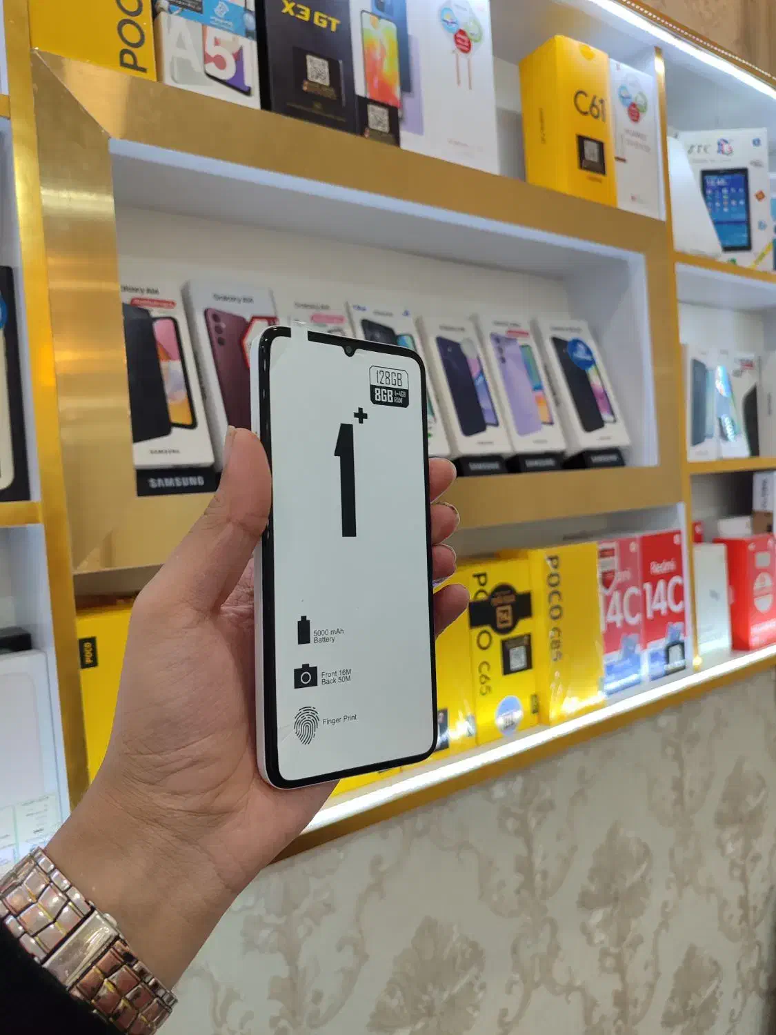 vocal v1 plus 128g ram 8(4+4)|موبایل|مشهد, سید رضی|دیوار