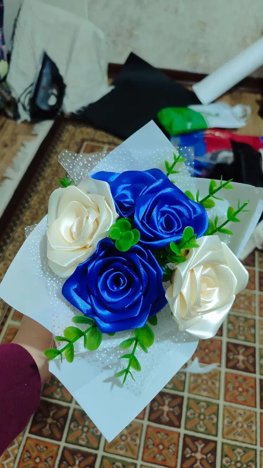 دسته گل ربانی|گل مصنوعی|تهران, فلسطین (میدان انقلاب)|دیوار