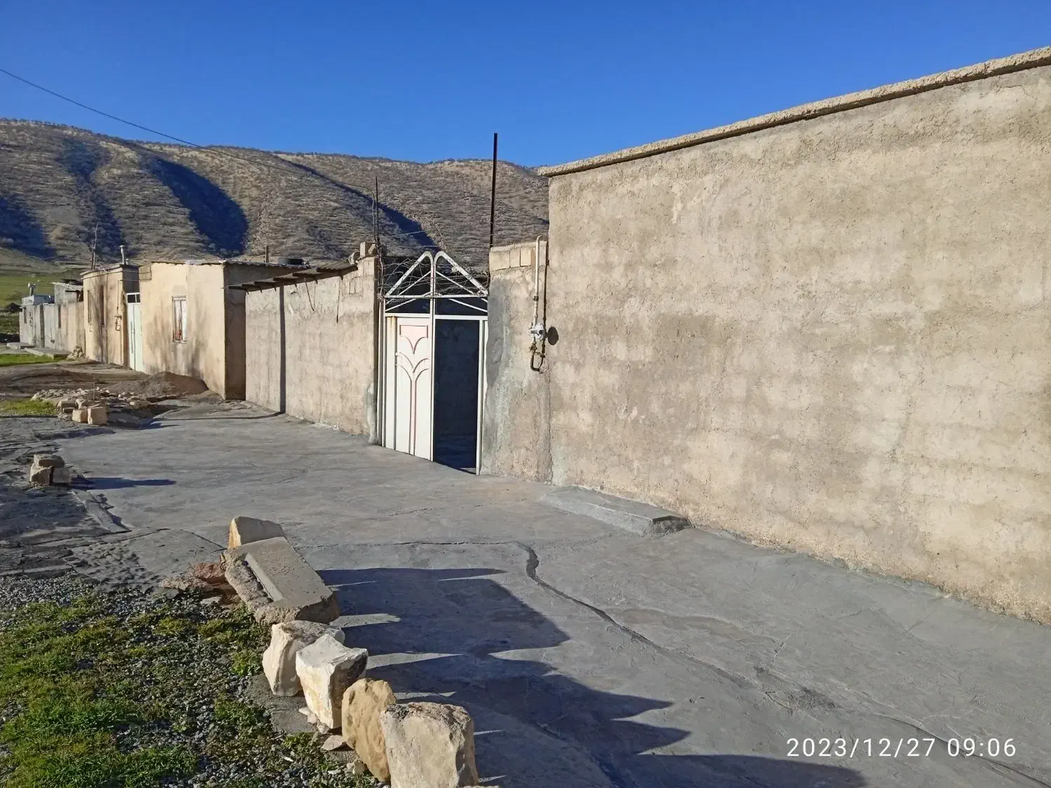 خانه و دامداری|فروش خانه و ویلا|گیلان غرب, |دیوار