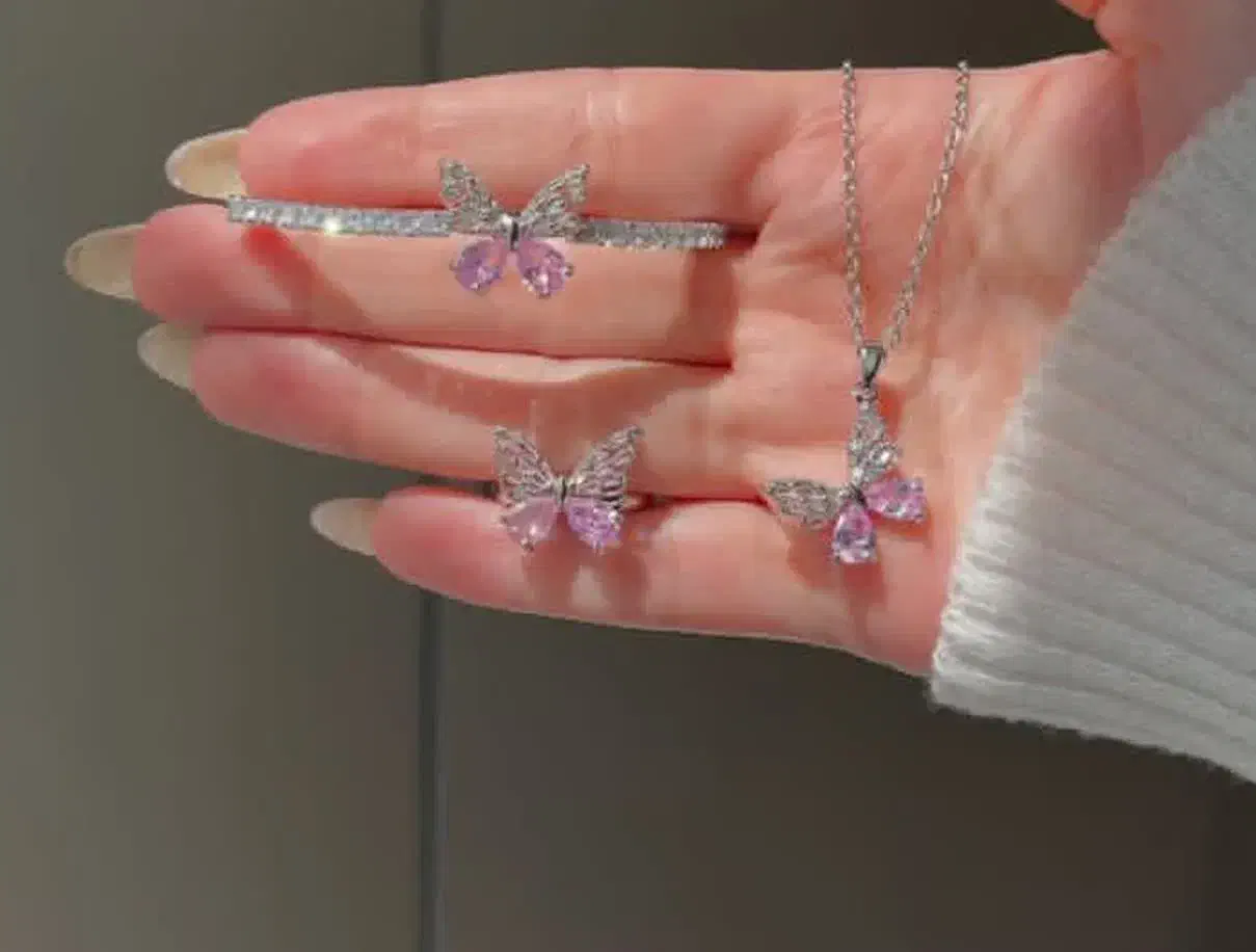 انگشتر و گردنبند های کریستالی|بدلیجات|بروجرد, |دیوار