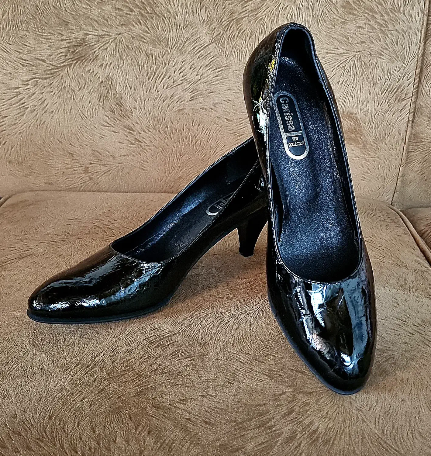 چرم کیف و کفش|کیف، کفش، کمربند|رشت, منظریه|دیوار