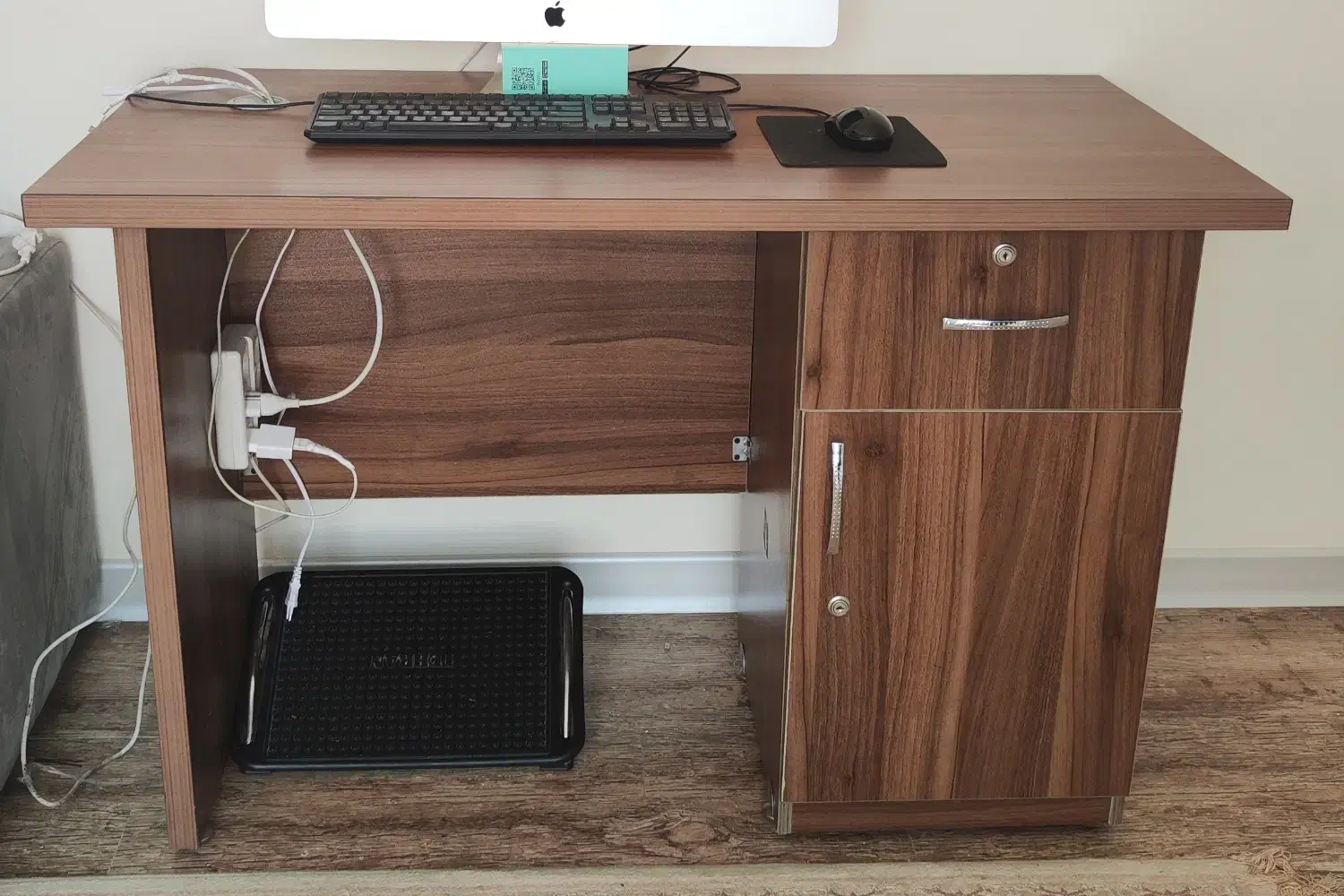 میز تحریر|میز تحریر و کامپیوتر|کیش, |دیوار