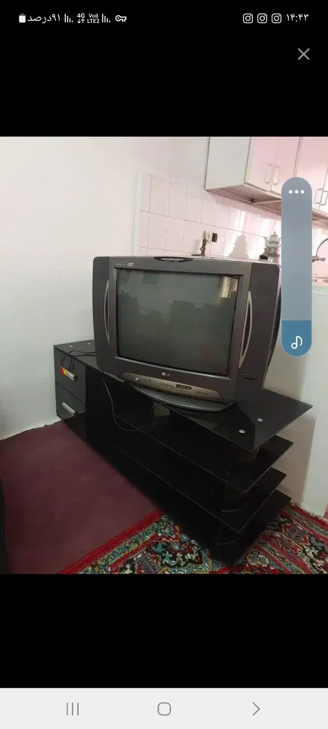 تلویزیون ۲۱ اینچ LG|تلویزیون و پروژکتور|بندر انزلی, معلم|دیوار