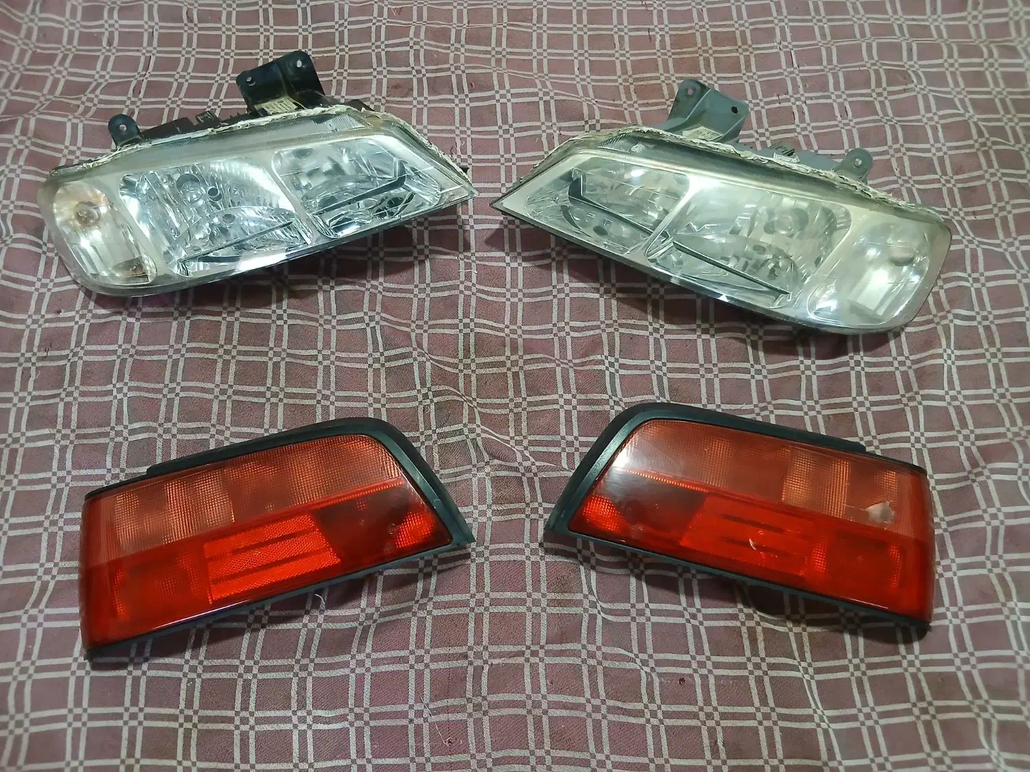 چراغ جلو و عقب پژو|قطعات یدکی و لوازم جانبی|رشت, شهرک احمد خمینی|دیوار