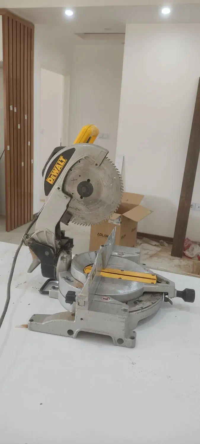 فارسی بر دیوالت اصل آلمان|ابزارآلات|اراک, |دیوار