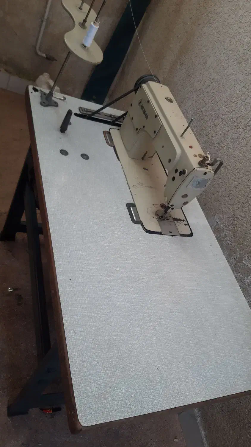 چرخ خیاطی سالم|چرخ خیاطی و ریسندگی|آستانه اشرفیه, |دیوار