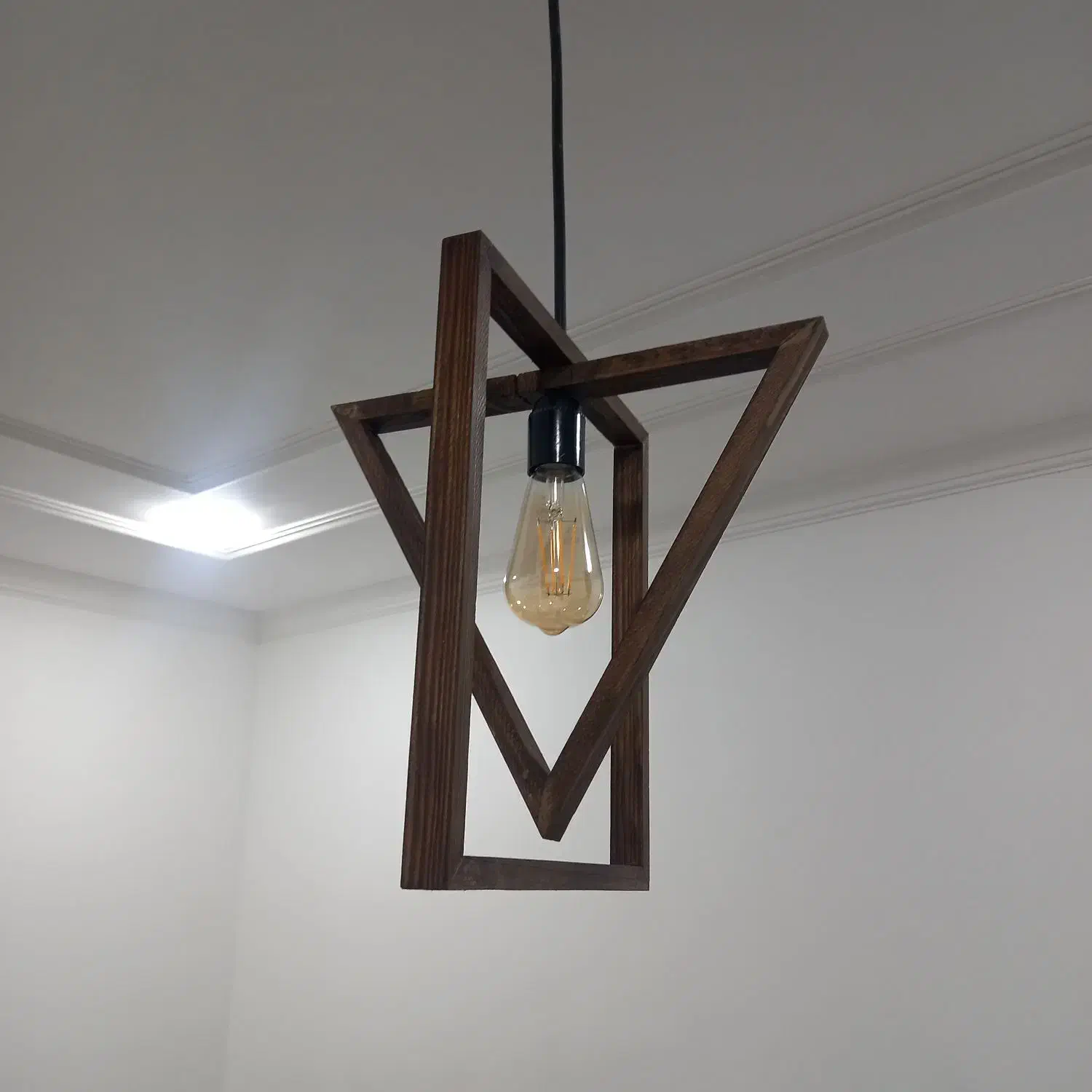 لوستر چوبی فانتزی (چوب روسی)|لوستر و چراغ آویز|یزد, |دیوار