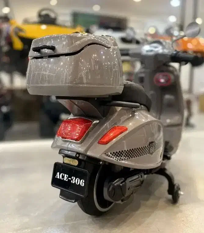 موتور شارژی کنترلی و پدالی ودوموتوره|اسباببازی|قم, یزدانشهر|دیوار