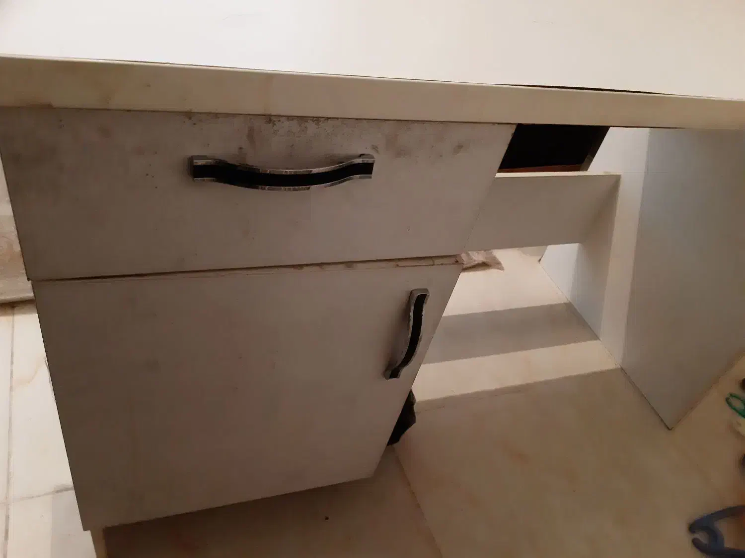 میزکارسفید|میز تحریر و کامپیوتر|تبریز, |دیوار