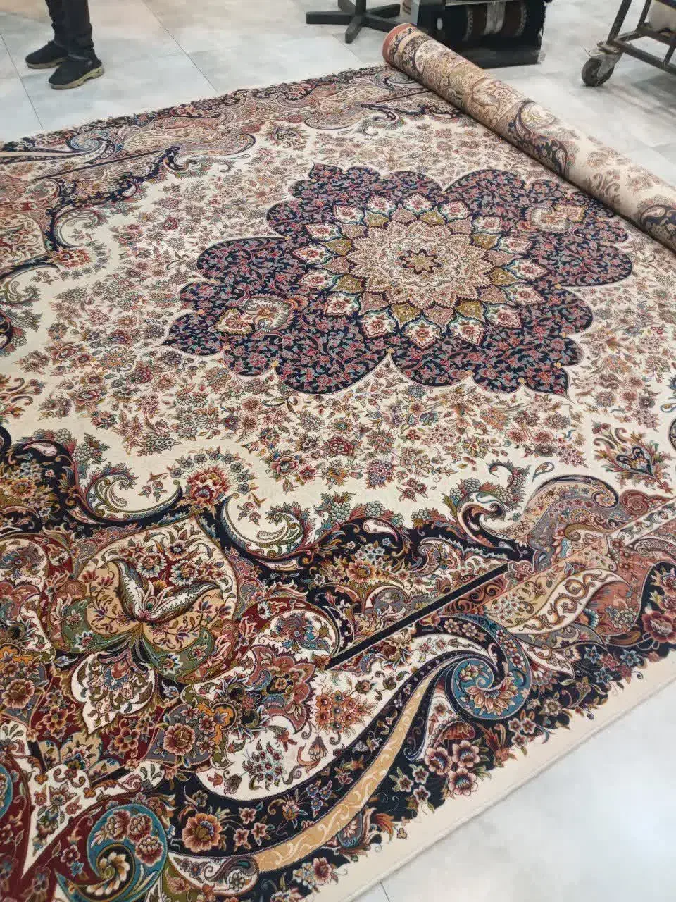 فروش انواع فرش نو و دست دو در خوسف|فرش|بیرجند, |دیوار