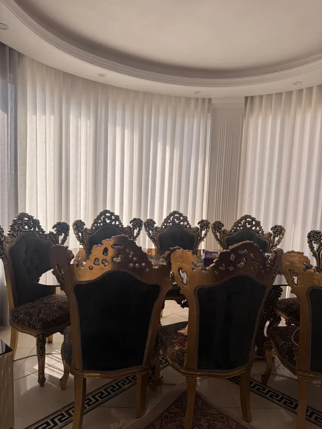 مبلمان ۹ نفره سلطنتی به همراه ناهارخوری ۸ نفره|مبلمان خانگی و میز عسلی|آبیک, |دیوار