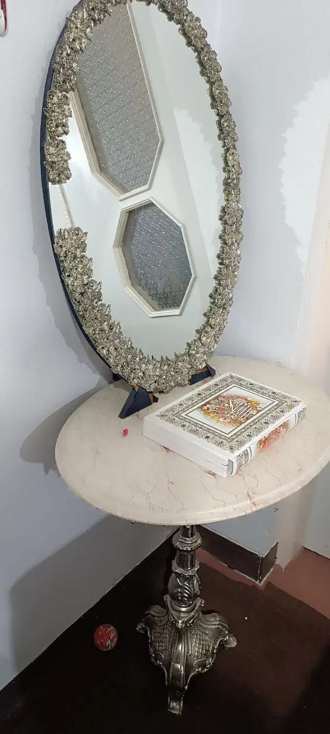 اینه|آینه|کبودرآهنگ, |دیوار