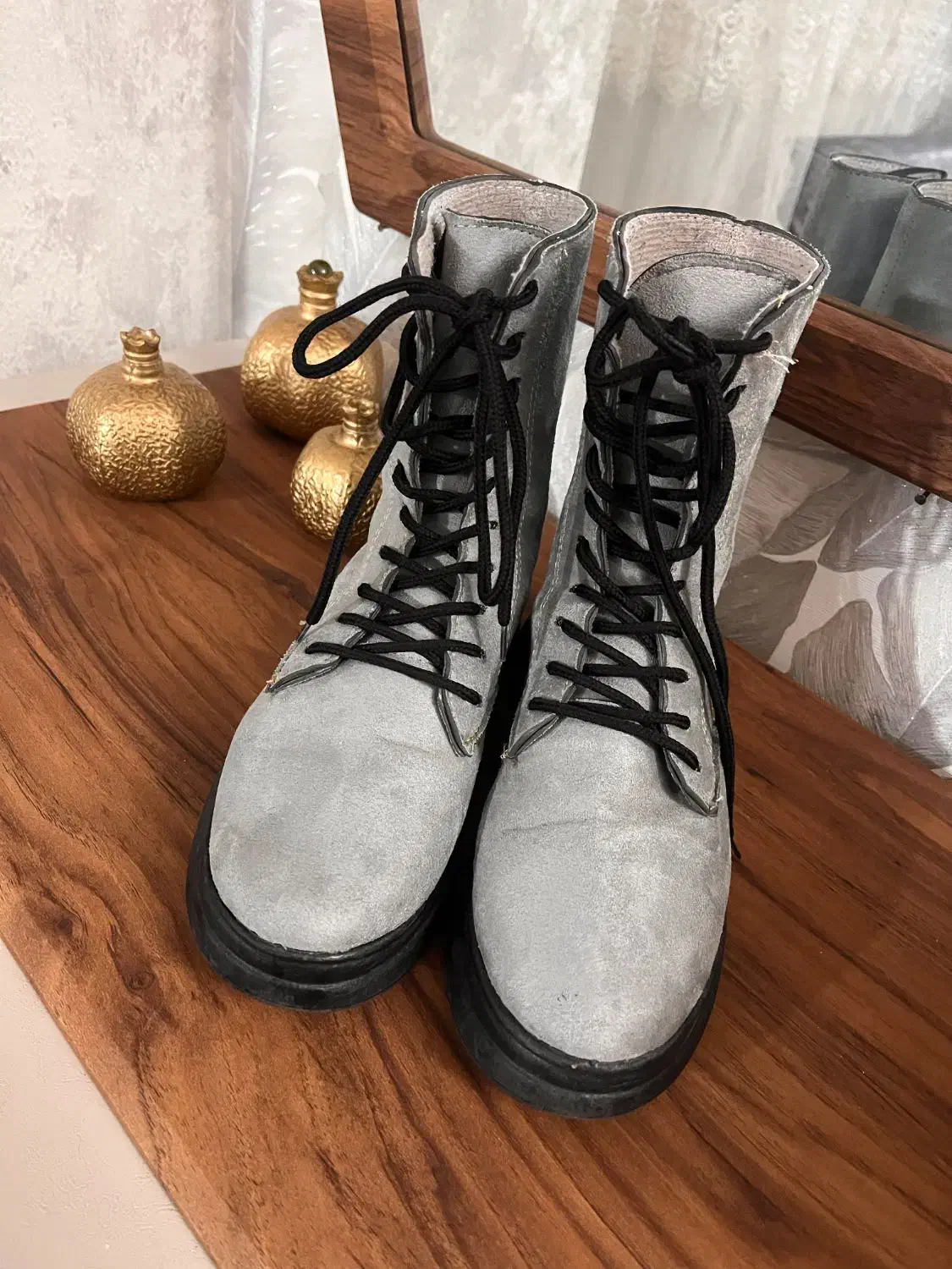 بوت|کیف، کفش، کمربند|قدس, شهرقدس|دیوار