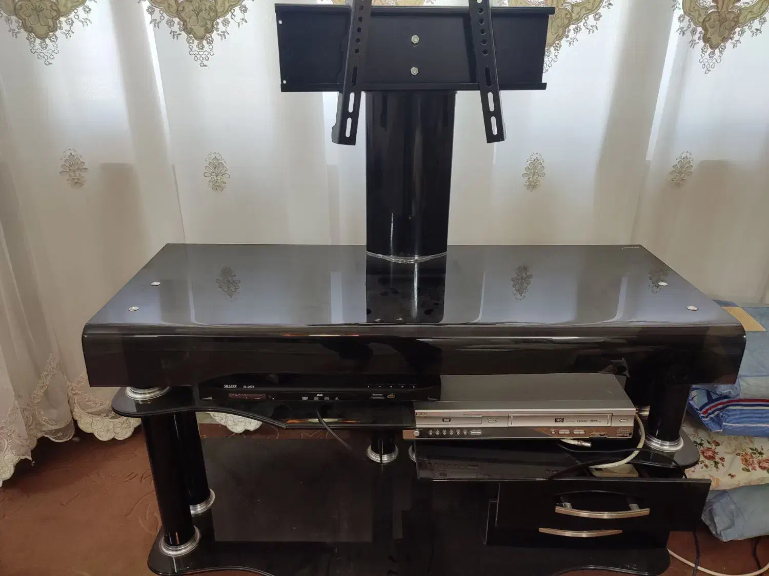 میز تلویزیون شیشه‌ای|میز تلویزیون|مشهد, شهرک رازی (شهرک غرب)|دیوار