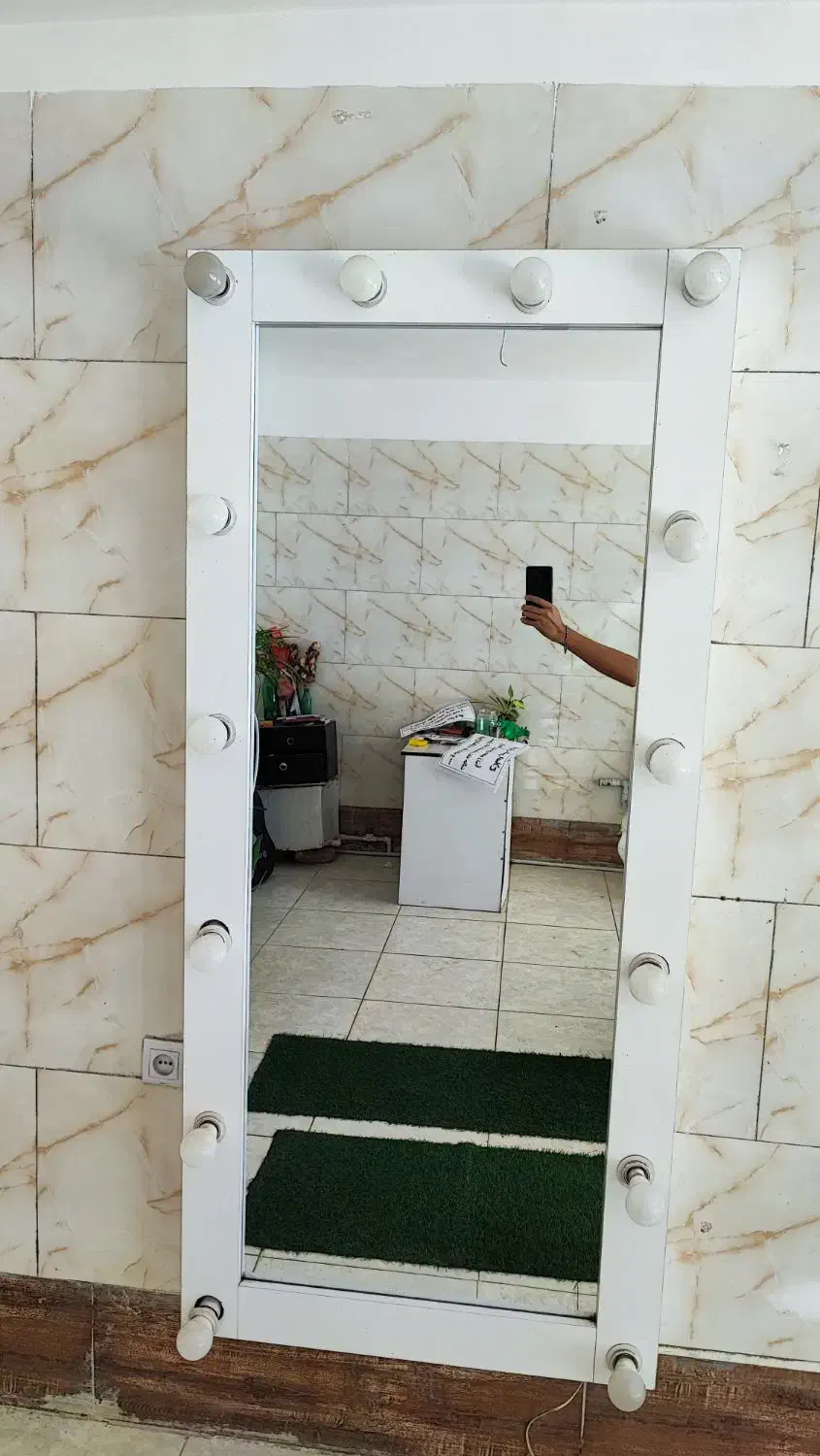 آینه|آینه|بهارستان, |دیوار