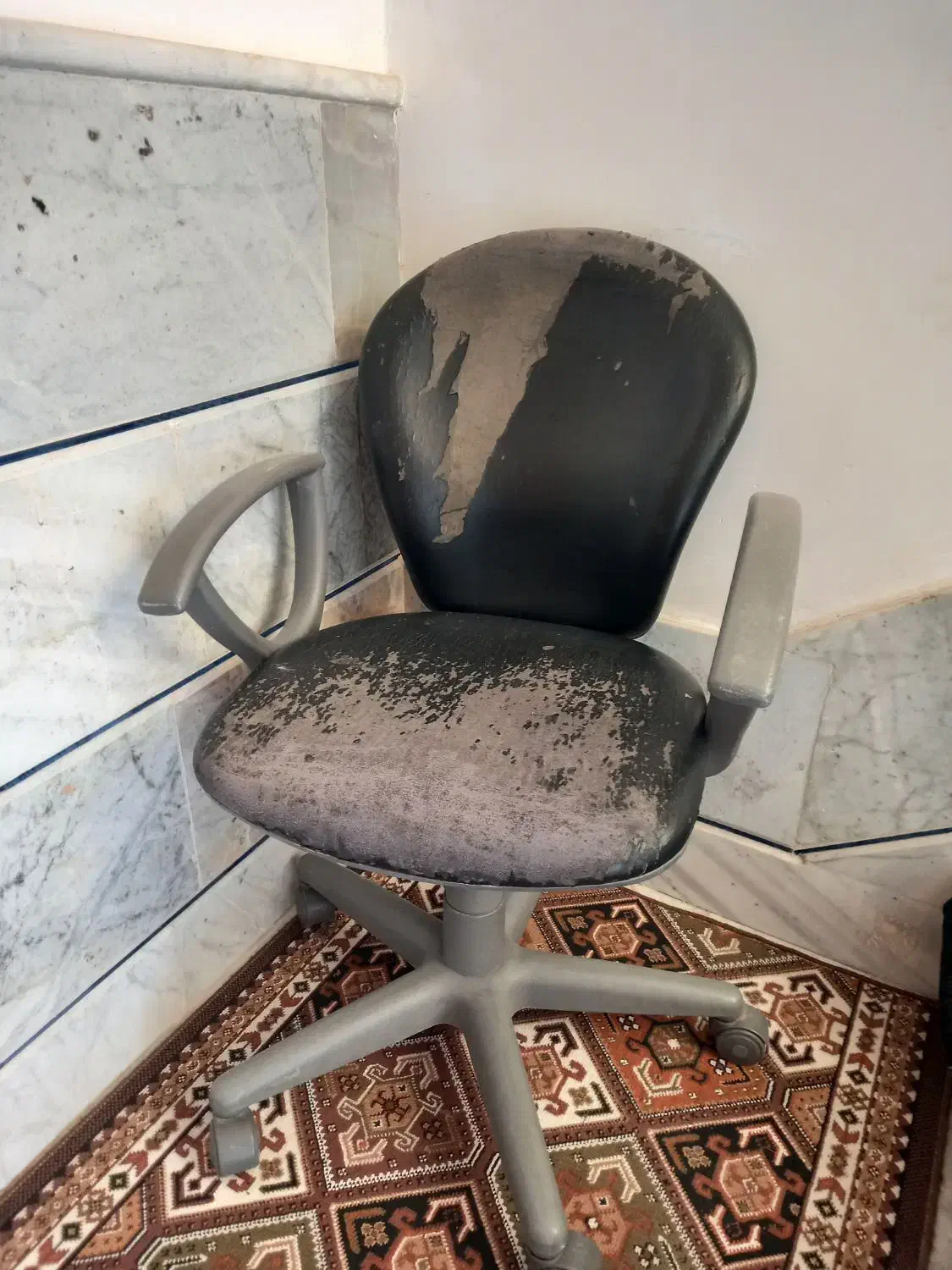 صندلی چرخشی|صندلی و نیمکت|زنجان, |دیوار