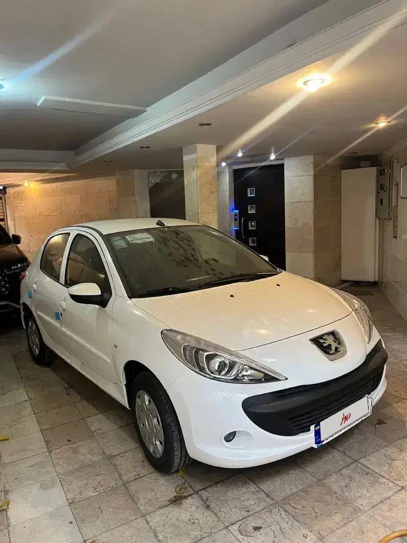 ۲۰۷ در حد با لاستیک خارجی و بیمه بدنه|خودرو سواری و وانت|قم, صفاشهر|دیوار