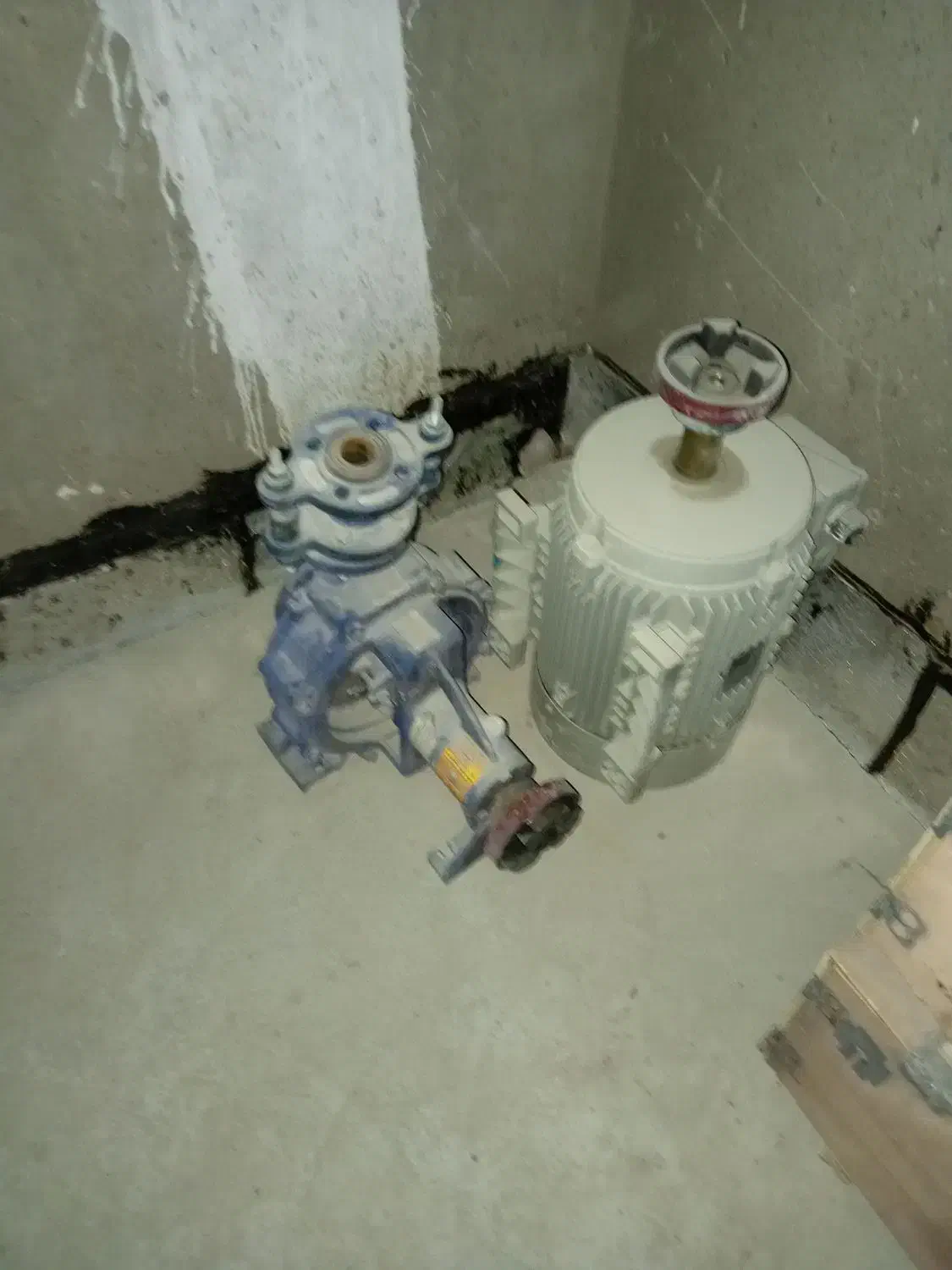 الکترو موتور 11kw الکتروژن و پمپ 32/250 پمپیران|مصالح و تجهیزات ساختمان|پردیس, فاز ۹|دیوار