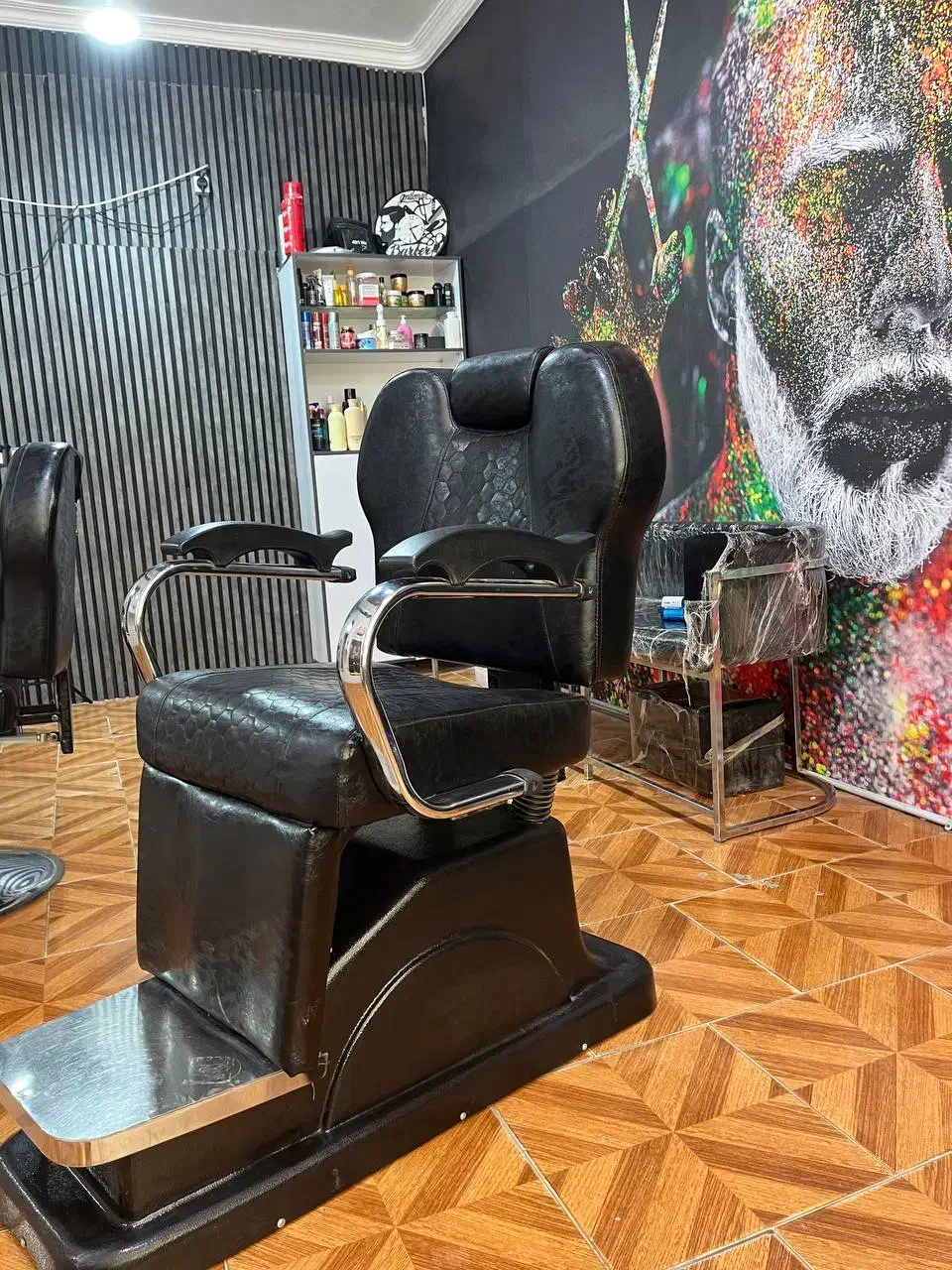 صندلی آرایشگاه|آرایشگاه و سالن‌های زیبایی|میناب, |دیوار