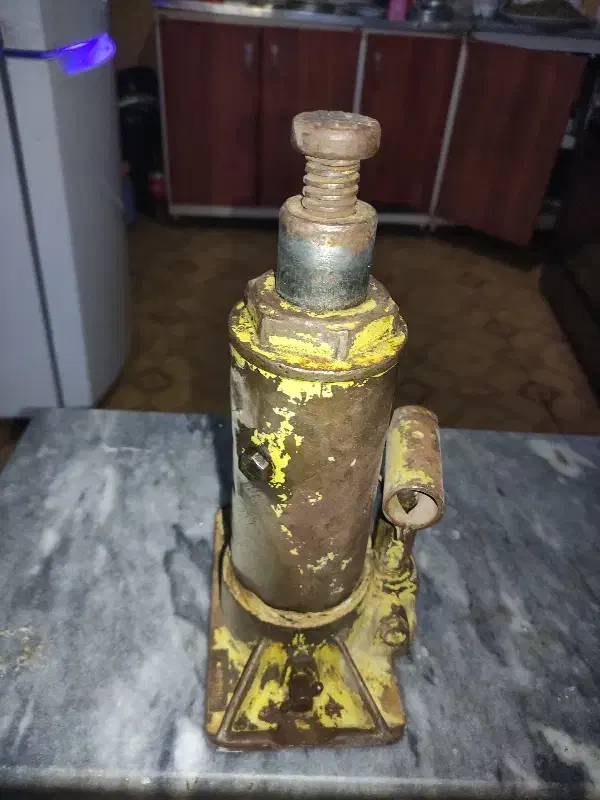 جک روغنی ده تنی و ۳۰ تنی و بکس بادی|ابزارآلات|شیراز, شهرک ترکان|دیوار