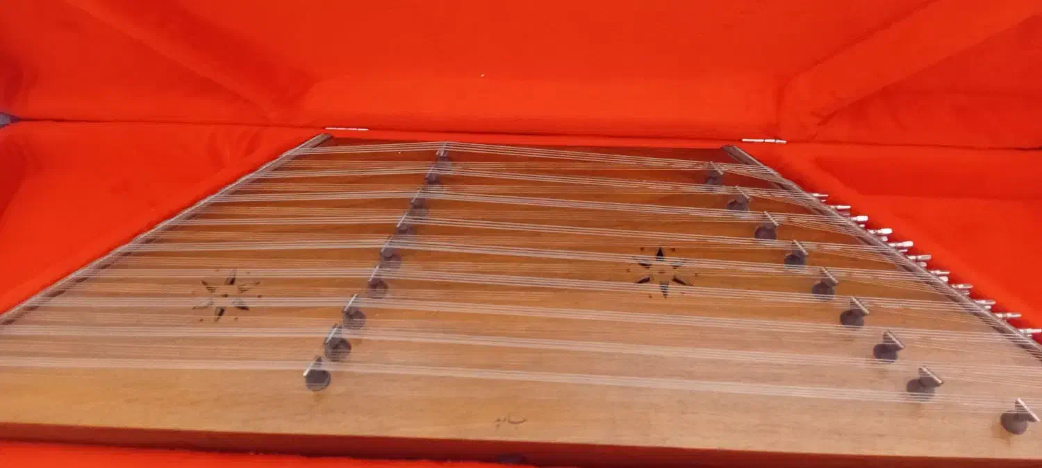 سنتور ساخت استاد جاوید|سازهای سنتی|تبریز, |دیوار