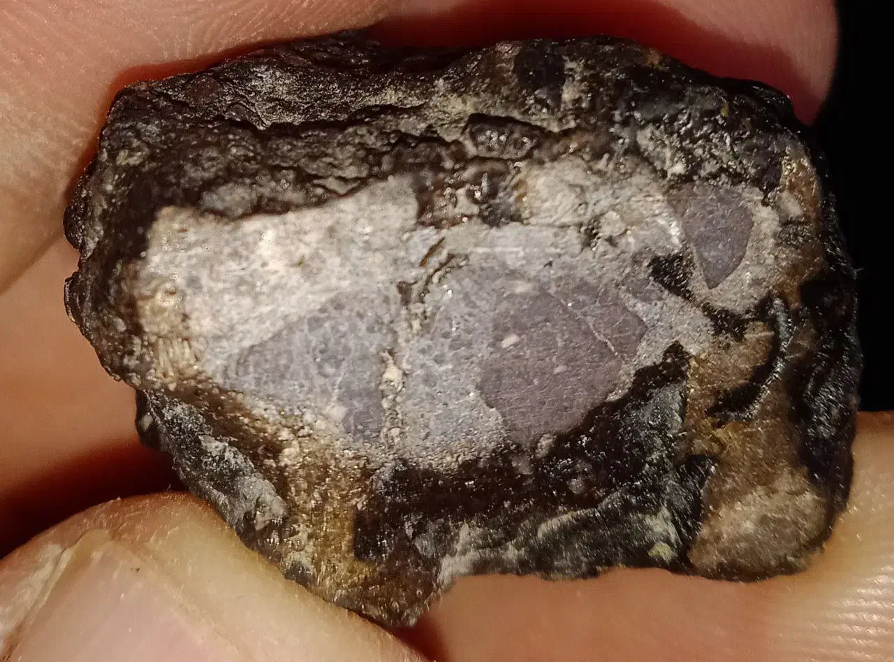 شهاب سنگ آکندریتی|جواهرات|پرند, فاز ۶|دیوار