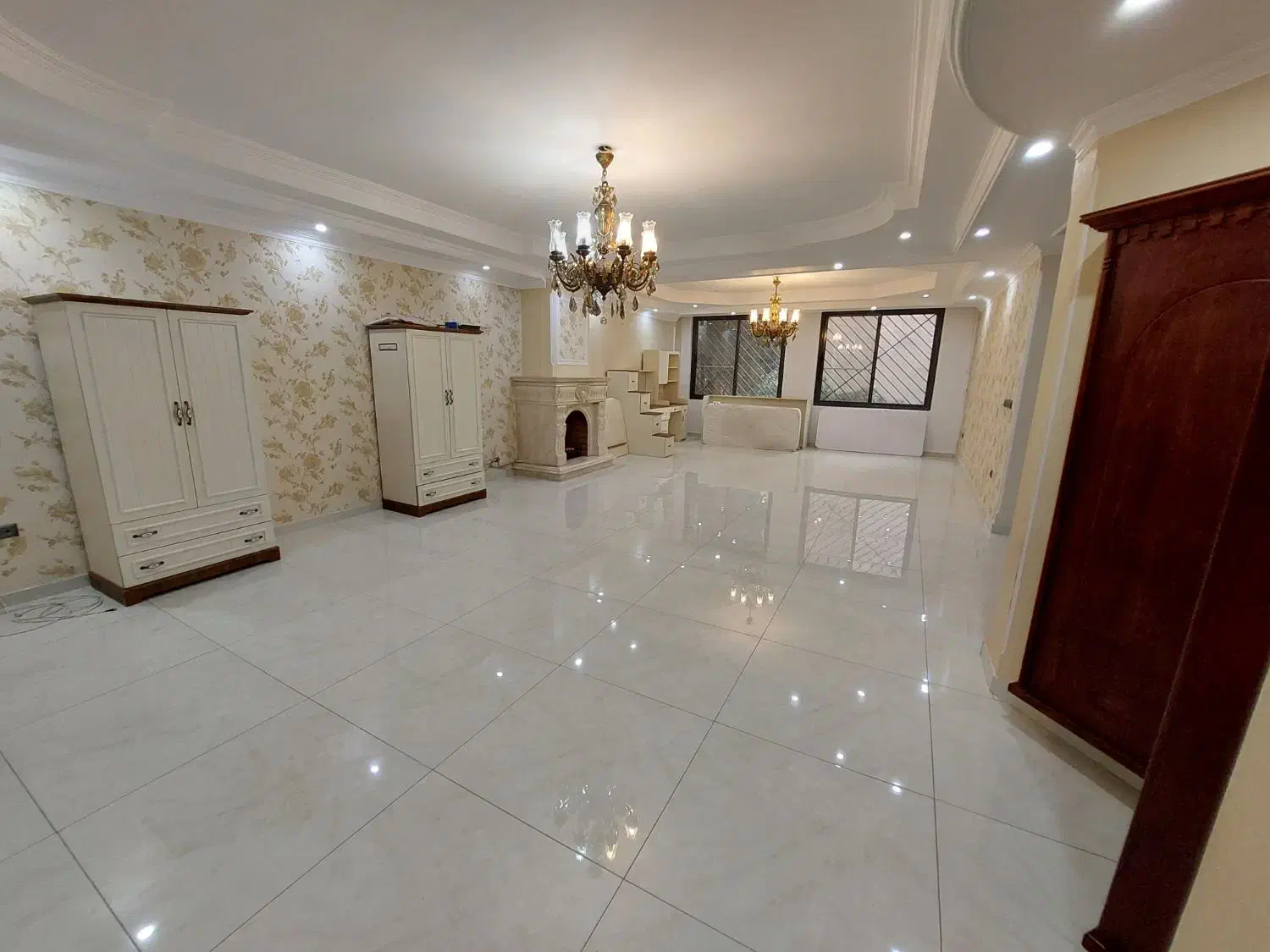 آپارتمان ۱۷۵ متر سه خواب/پاسداران گلستان