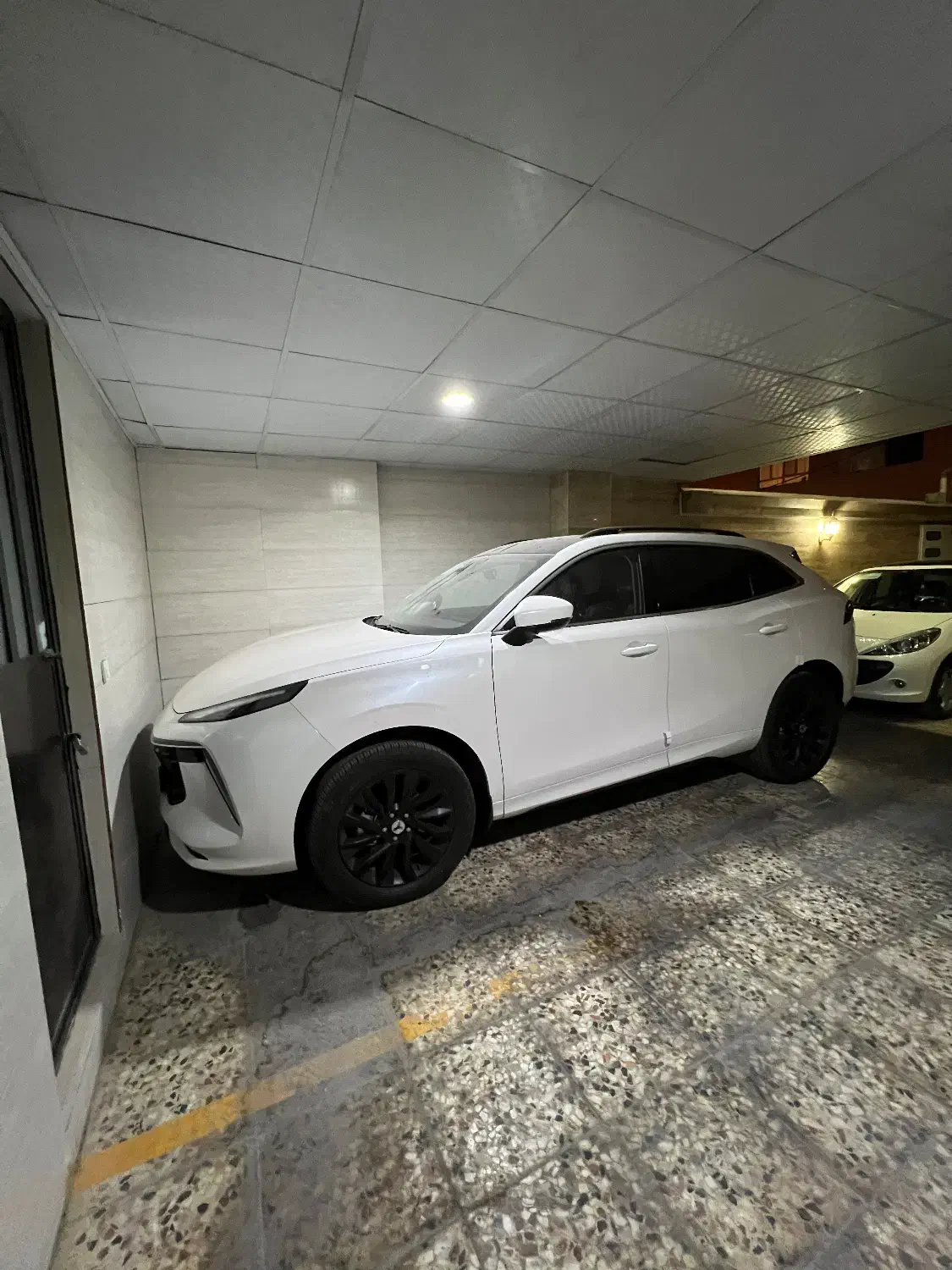 لاماری ایما، سفید ۱۴۰۴|خودرو سواری و وانت|شیراز, بریجستون|دیوار