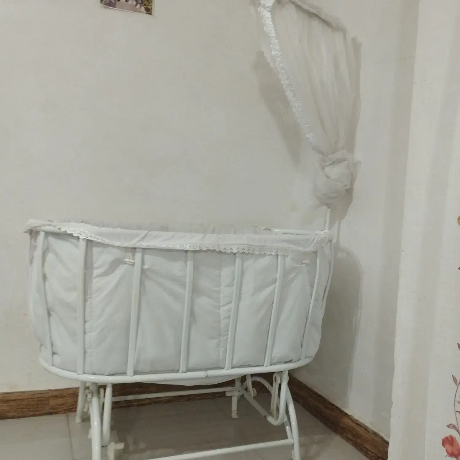 گهواره|تخت و صندلی بچه|سنگر, |دیوار