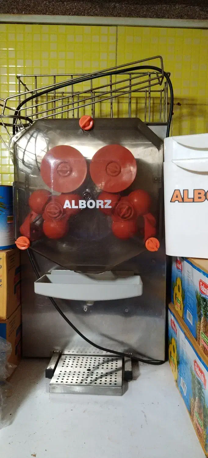 دستگاه آب انار و آب پرتقال گیری در حد نو|آبمیوهگیر و آبمرکباتگیر|مشهد, سعد آباد|دیوار