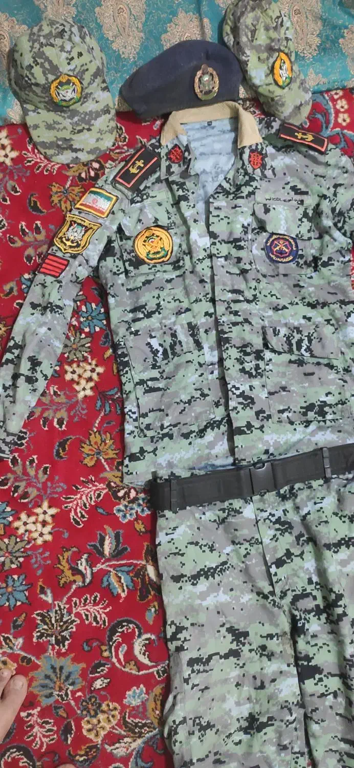 لباس ارتش|لباس|شادگان, |دیوار