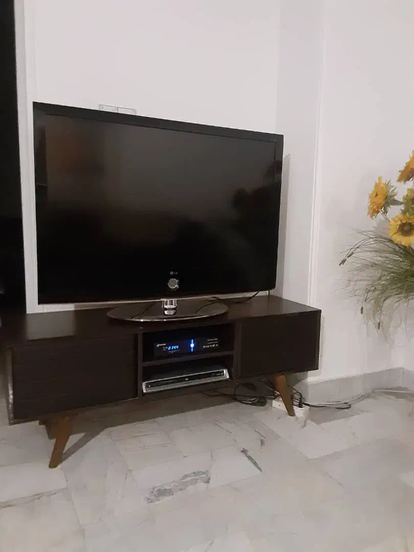 تلویزیون۴۲ اینچ  ال جی ال سی دی|تلویزیون و پروژکتور|تهران, زرکش|دیوار